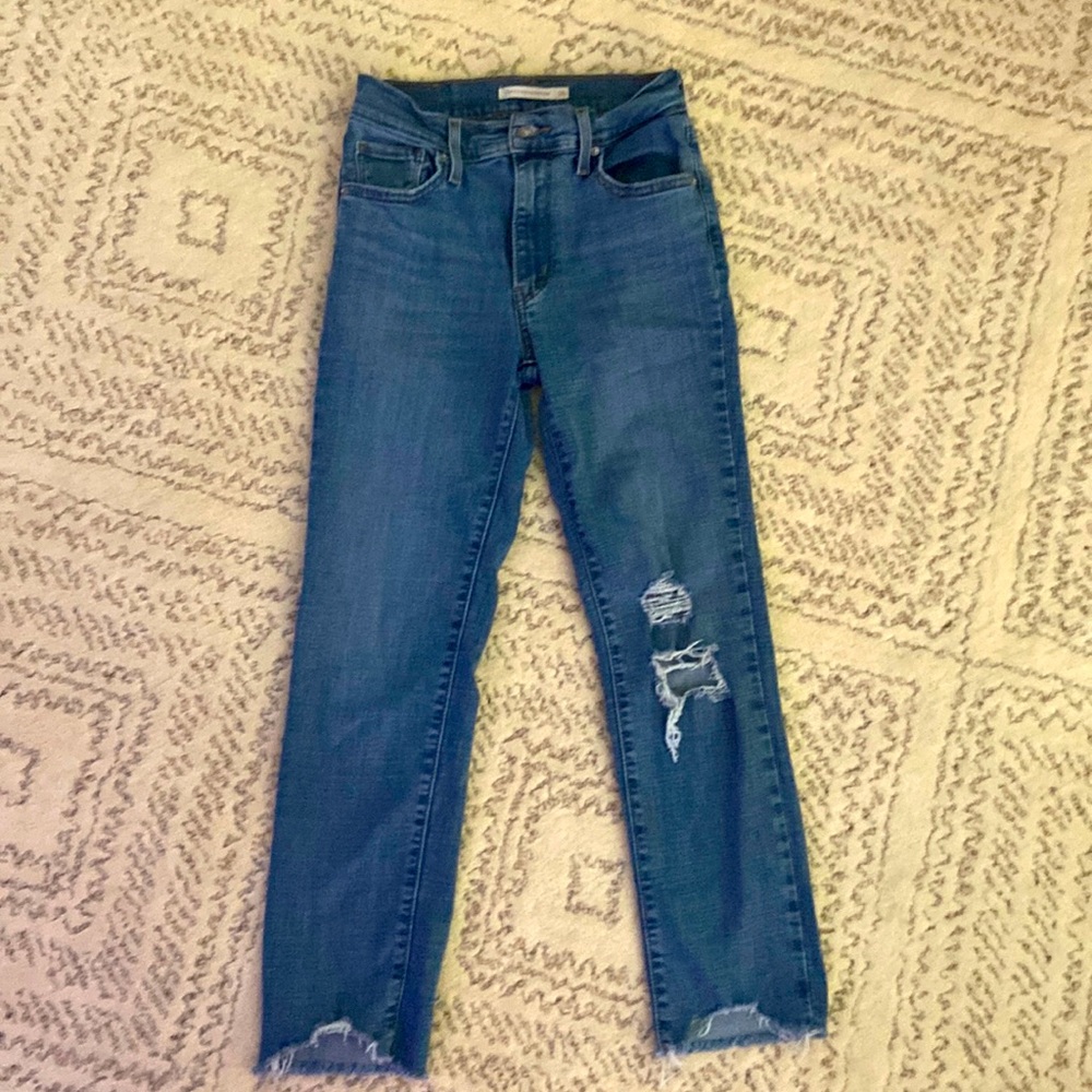 Levi’s size 26 724 high rise (girls jeans…fit more like 23-24).